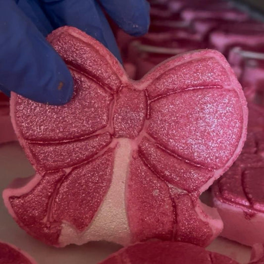 Ribbon Bath Bomb - Pink Decorative Bath Bombs with Decorative Bows - Ideal for Bath and Spa Lovers